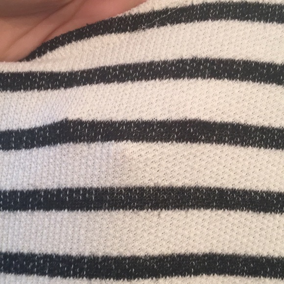 Oversized B&W Striped Grunge Shirt - Picture 4 of 4